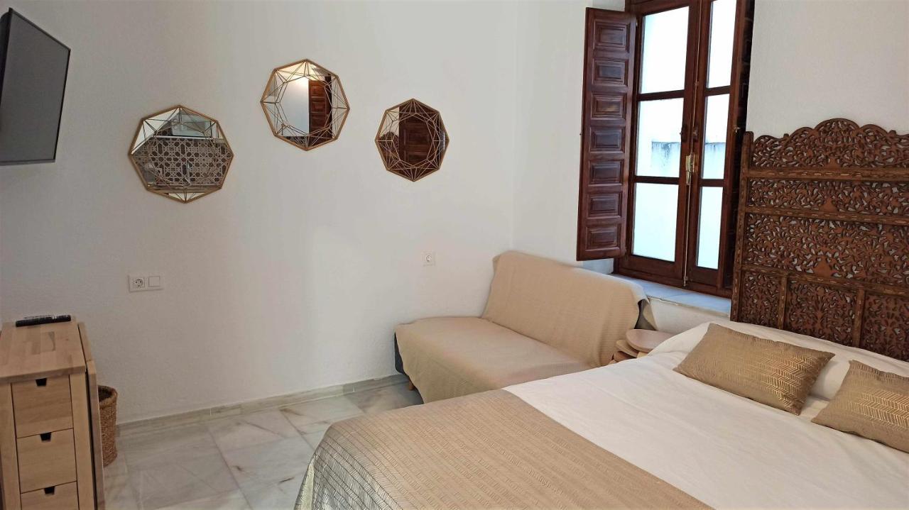 La Pequena Taifa I Apartment Kordoba Bagian luar foto